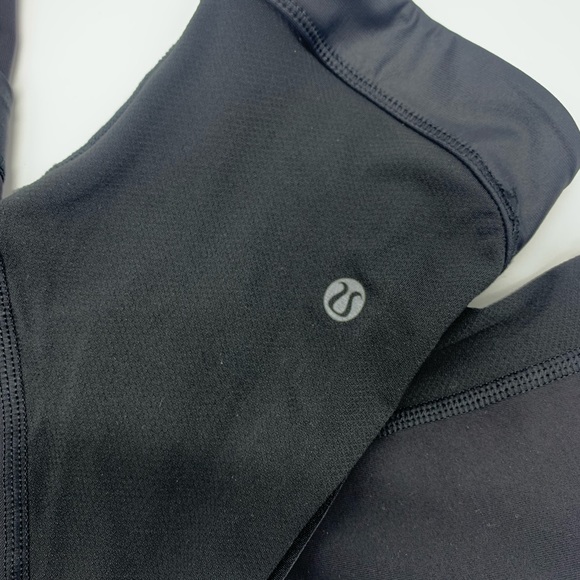 EUC Lululemon Black 3/4 running tights Leggings 6 - Picture 2 of 9